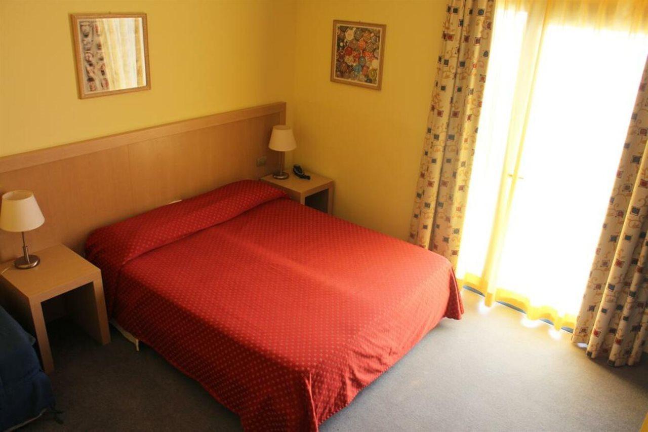 Hotel Cristallo Lignano Sabbiadoro Buitenkant foto
