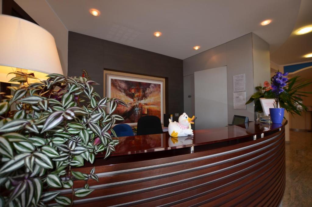 Hotel Cristallo Lignano Sabbiadoro Buitenkant foto