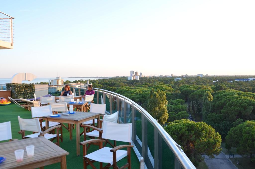 Hotel Cristallo Lignano Sabbiadoro Buitenkant foto
