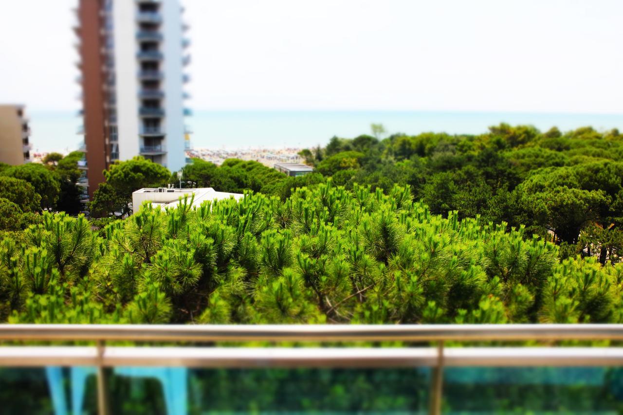 Hotel Cristallo Lignano Sabbiadoro Buitenkant foto