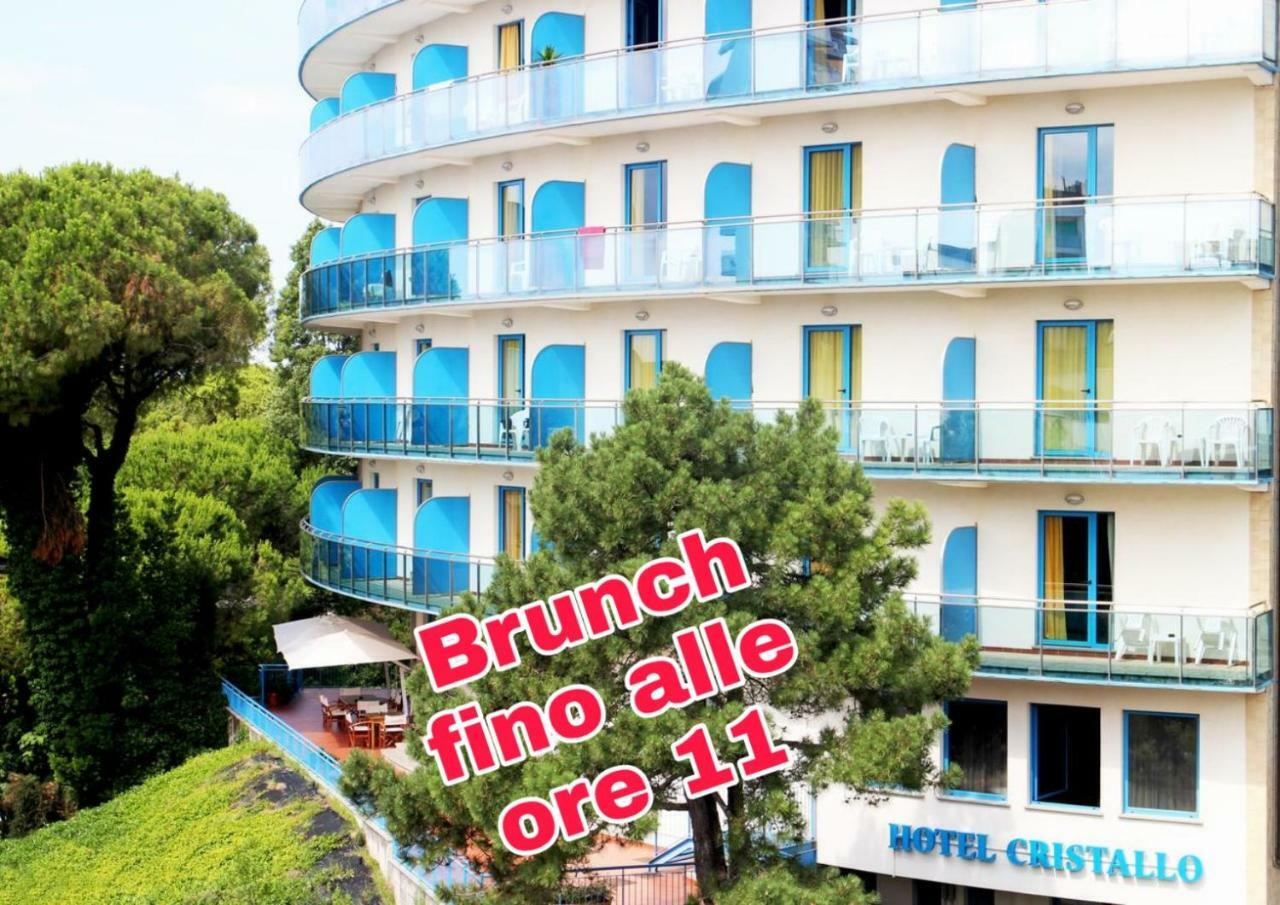 Hotel Cristallo Lignano Sabbiadoro Buitenkant foto