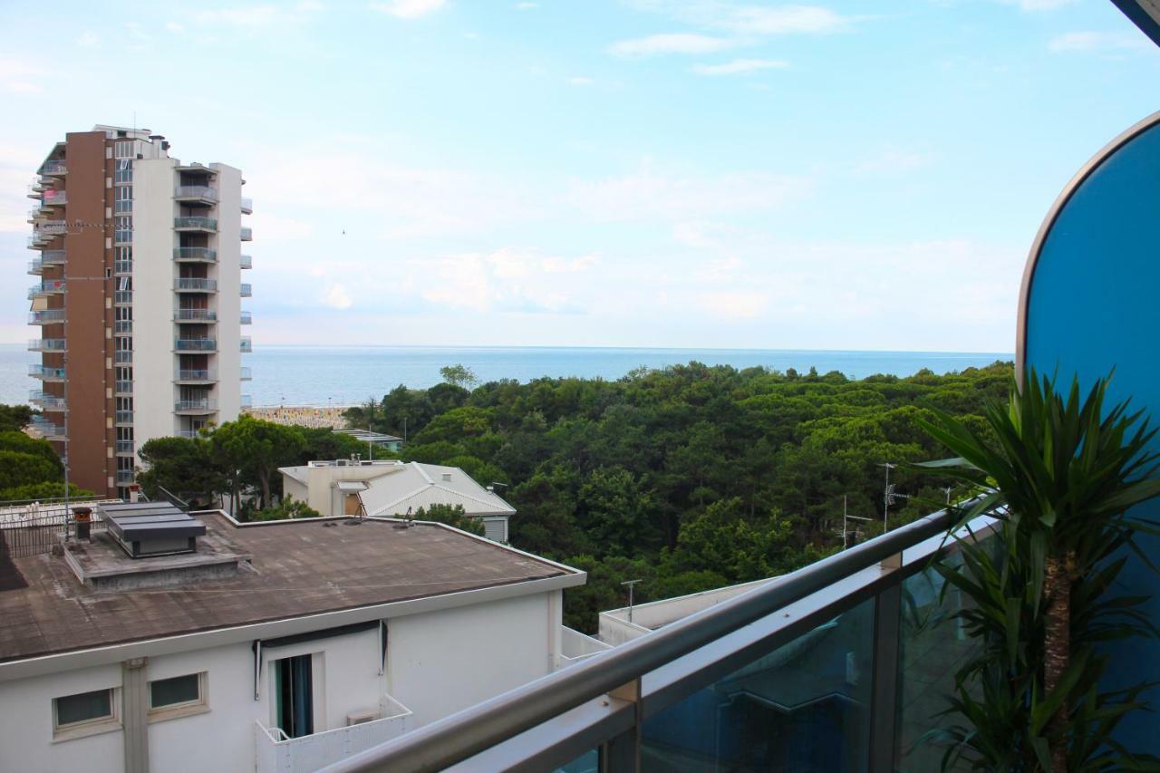 Hotel Cristallo Lignano Sabbiadoro Buitenkant foto