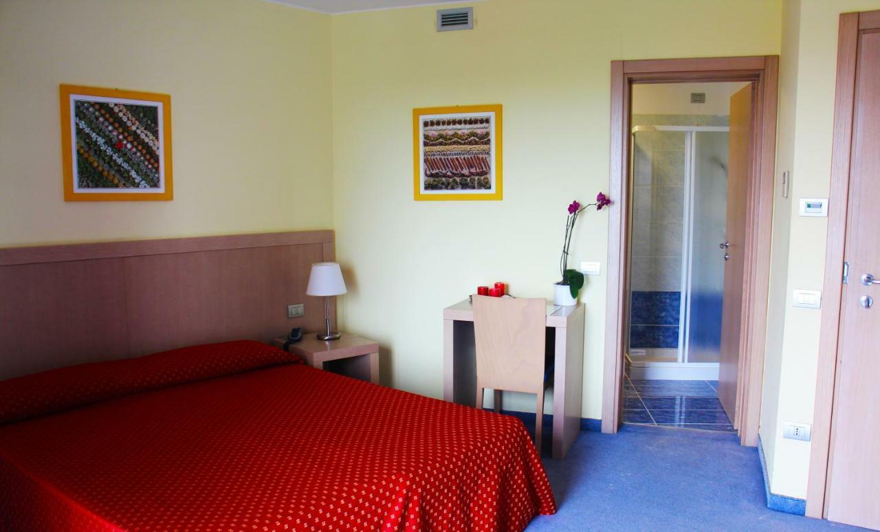 Hotel Cristallo Lignano Sabbiadoro Buitenkant foto