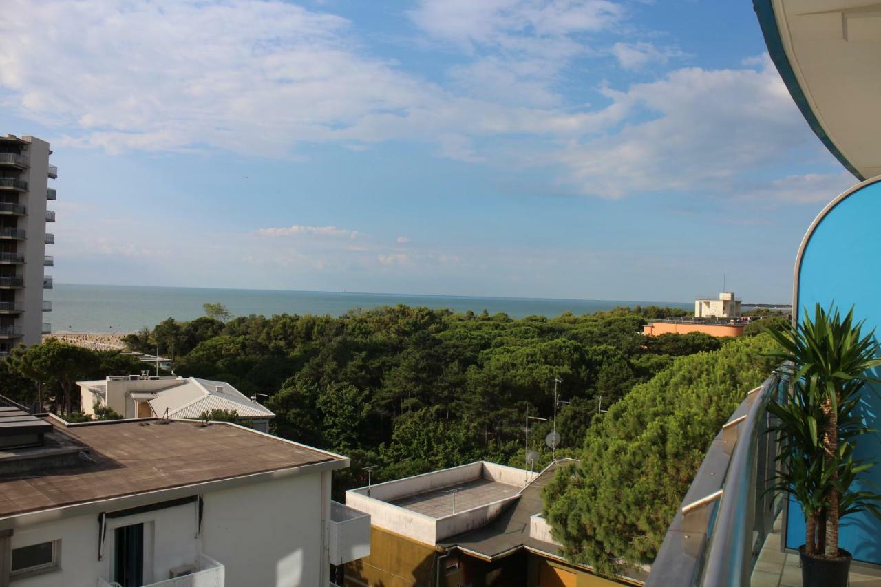 Hotel Cristallo Lignano Sabbiadoro Buitenkant foto